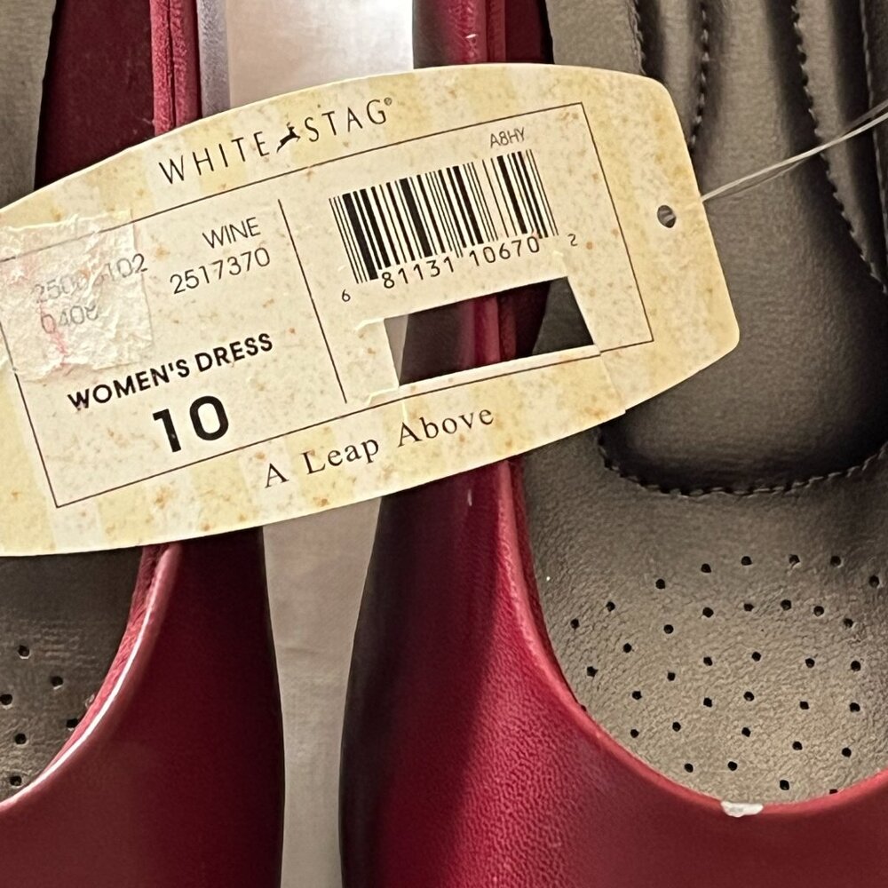NWT Women's White Stag WINE pumps - size 10 with 1 1/2 inch heel - Picture 6 of 6